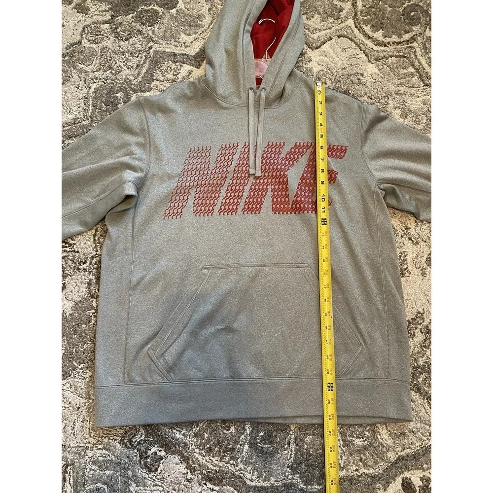 Nike Hoodie Men's Therma Fit Athletic Size Large Gray Sweatshirt Red Casual